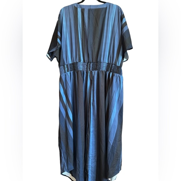 BloomChic NWT striped dolman sleeve dress - Picture 3 of 3